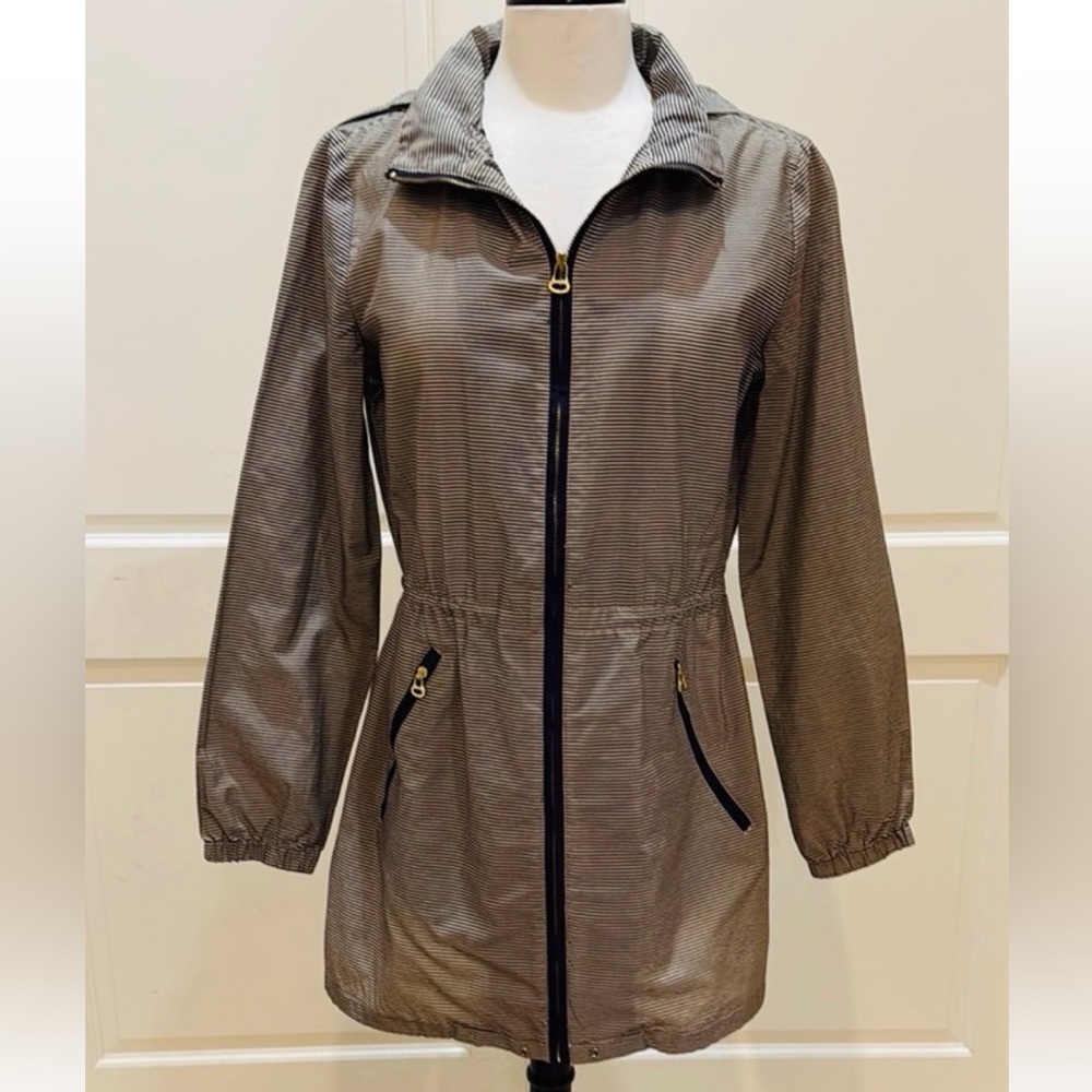 Tommy Hilfiger ladies zip up jacket with hood size medium price is firm